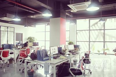 重慶科萊姆教育信息咨詢(xún)服務(wù) 專(zhuān)業(yè)與舒適并存的工作環(huán)境